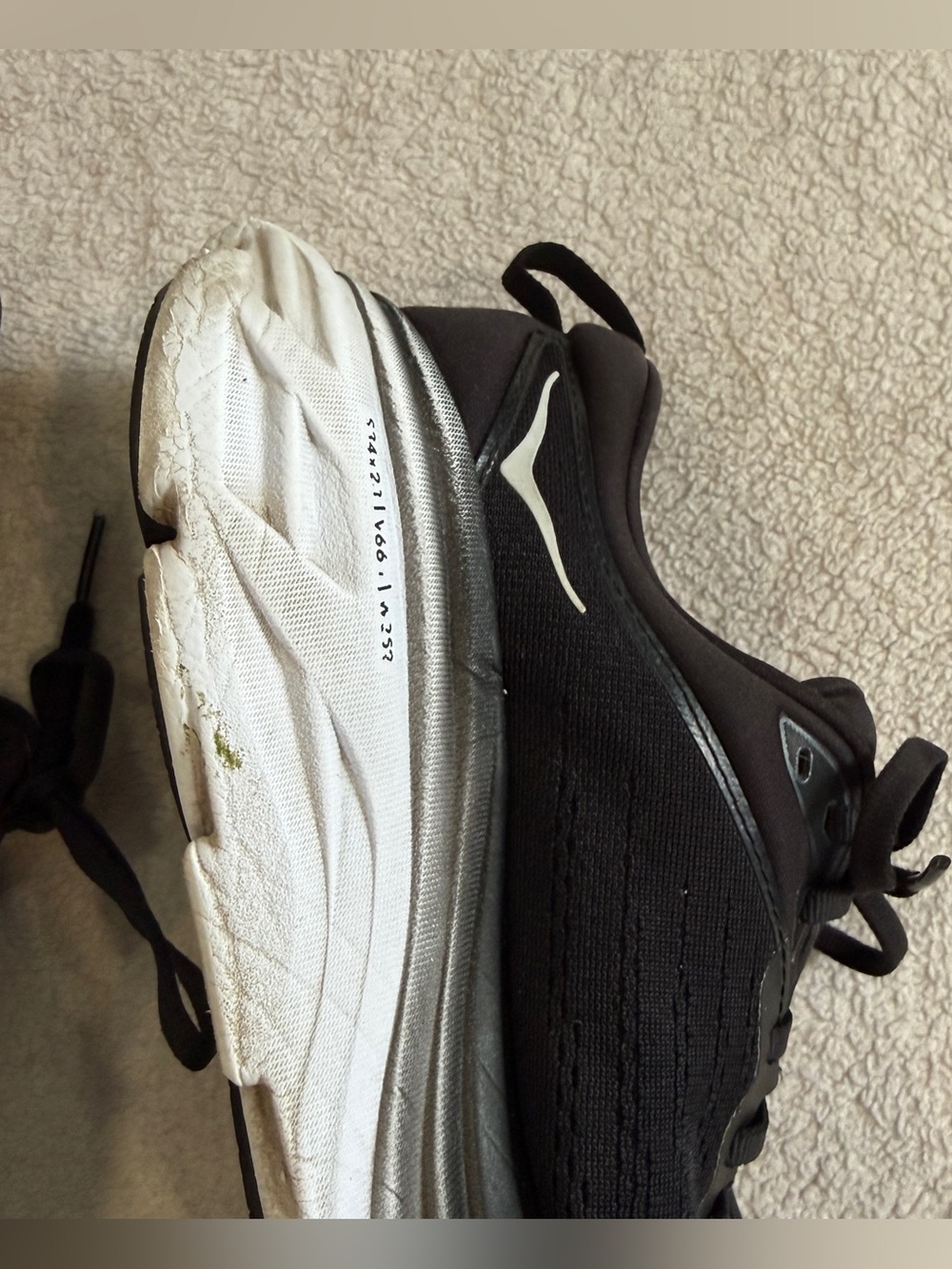 Hoka Bondi 8 Womens Sneakers Running Shoes Size 7.5 Black/White Athletic - Picture 6 of 13